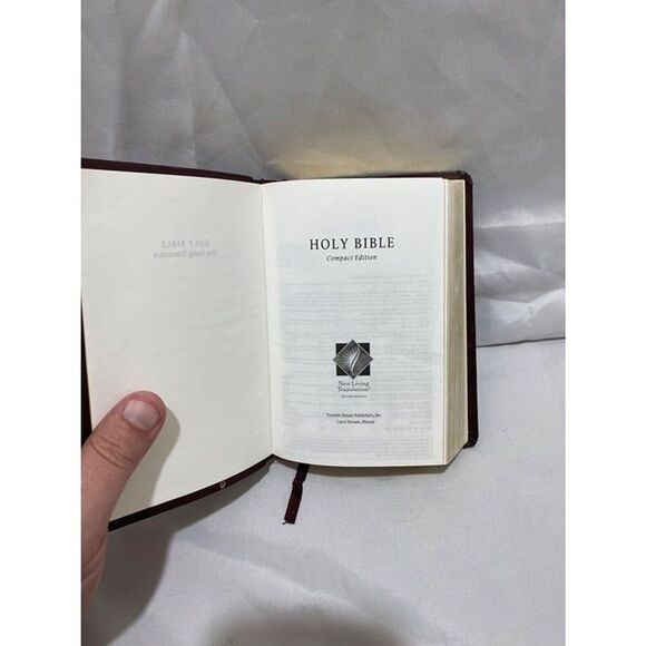 Tyndale Holy Bible New Living Translation Inspirational NLT Softcover Edition - Picture 8 of 10